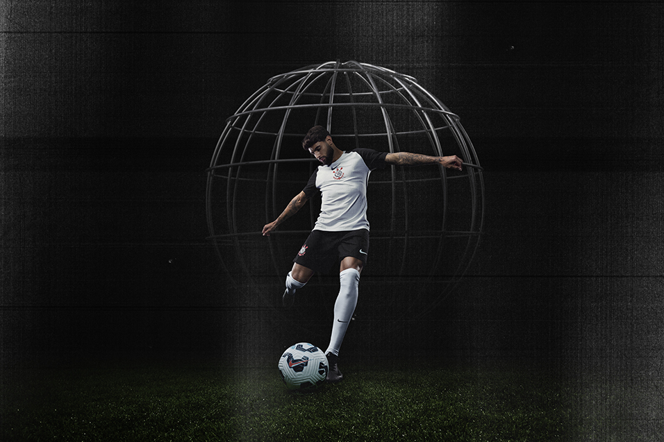 Uniforme do Corinthians homenageia mundial de 2000