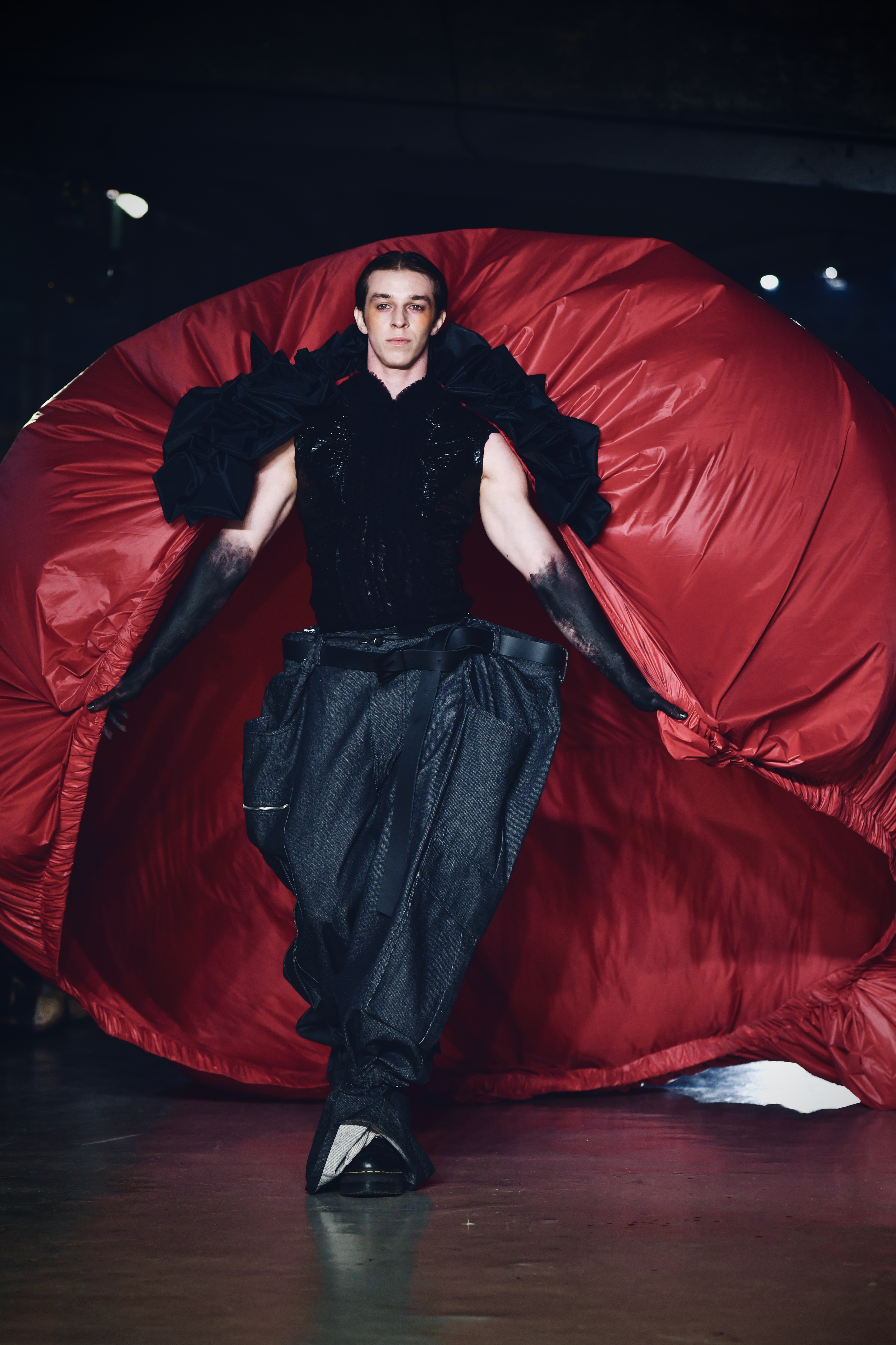 Moda autoral, uniforme de futebol e relógio de piloto